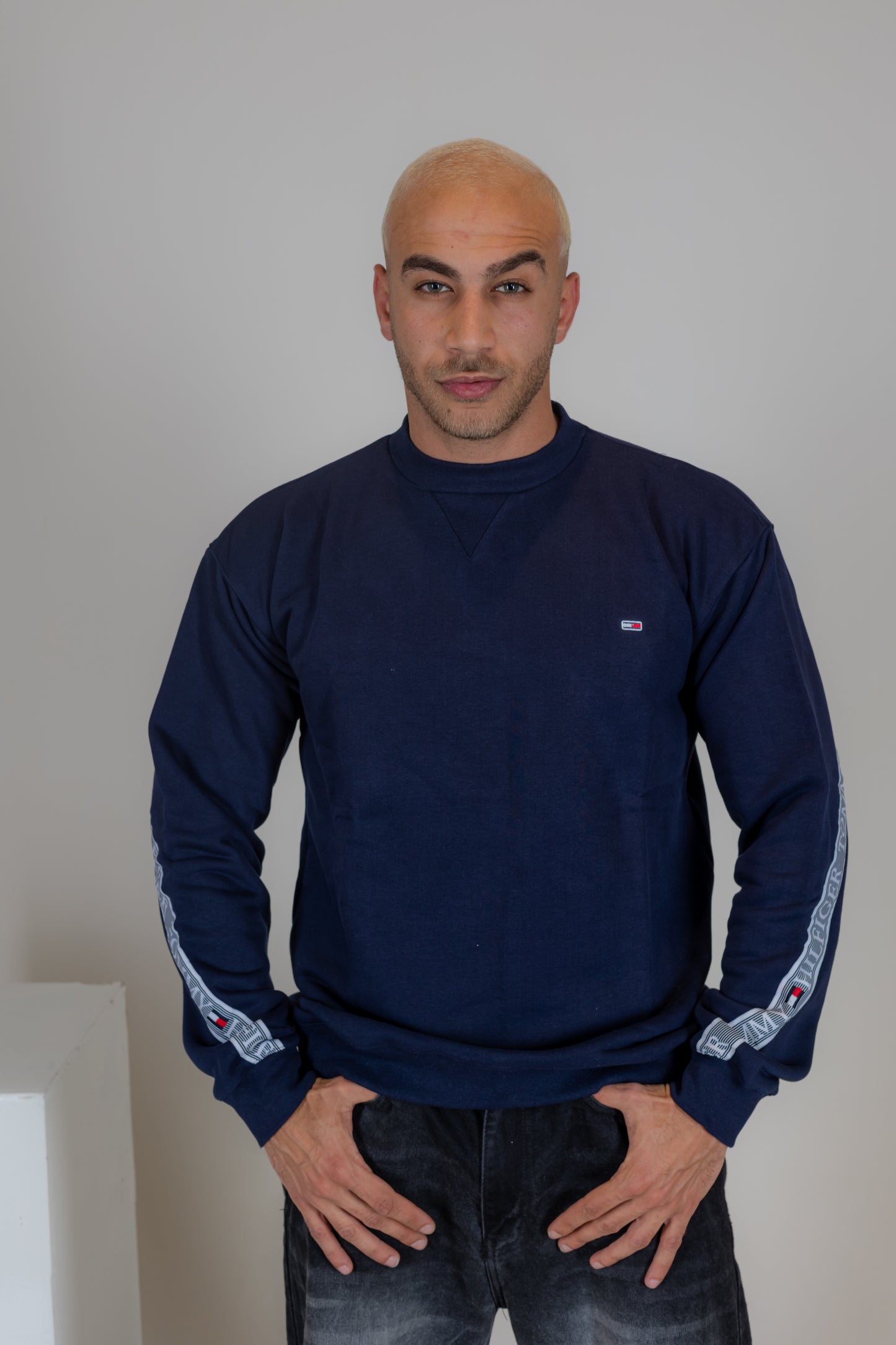 Tommy Hilfiger Navy Sweatshirt